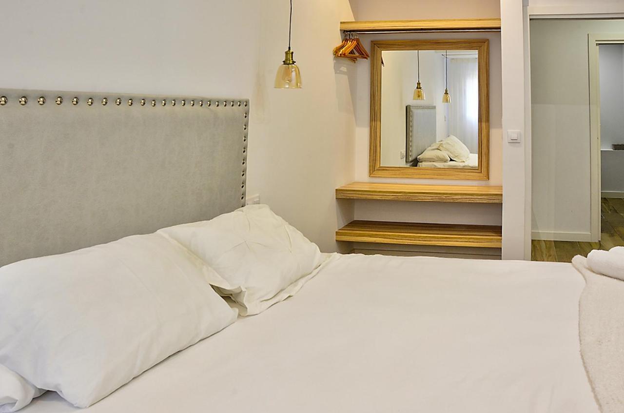 Apartsuite B&R Triana Arellano セビリア エクステリア 写真